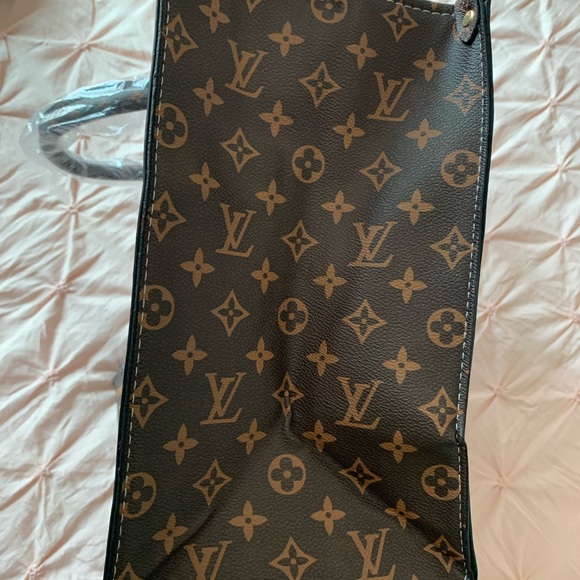 Tote - Picture 2 of 3